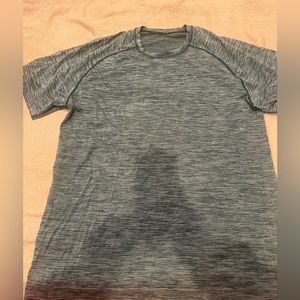 Men Lululemon tshirt